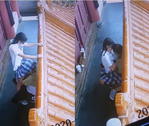 Cặp đôi nứng quá đụ nhau luôn giữa thanh thiên bạch nhật