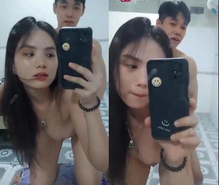 Em sinh viên kính cận lộ clip sex tự quay với anh yêu 5 Em sinh viên kính cận lộ clip sex tự quay với anh yêu